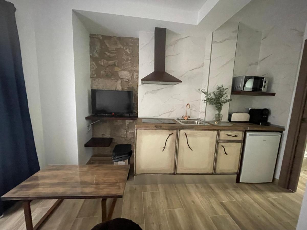 Gasthof Ateneo Cuenca Con Cocina En El Casco Historico 4*