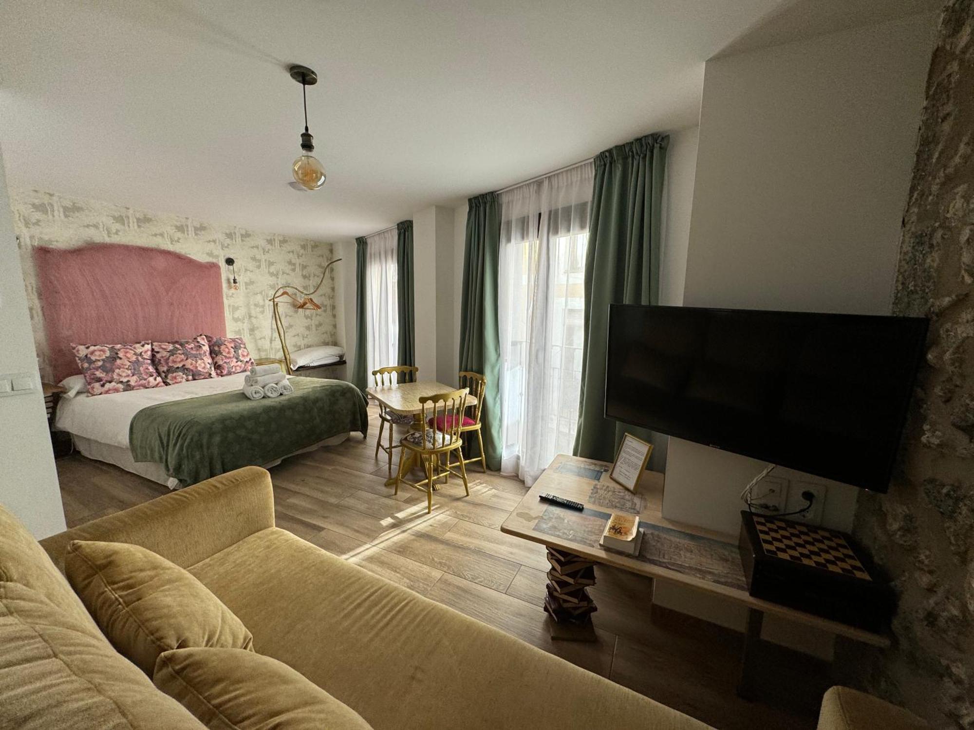 Ateneo Cuenca Con Cocina En El Casco Historico Gasthof