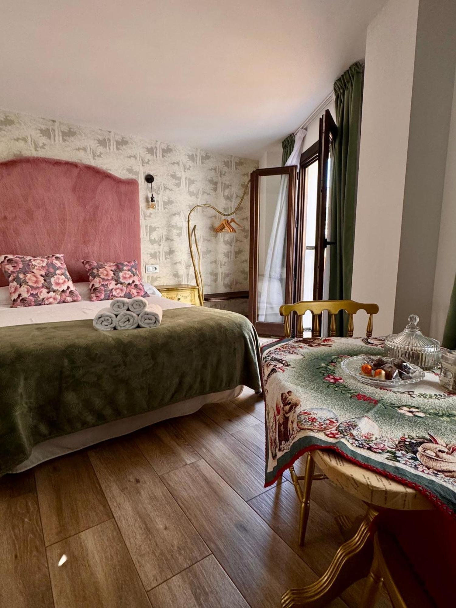 Gasthof Ateneo Cuenca Con Cocina En El Casco Historico